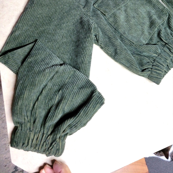 Zaful Corduroy Crop Hooded long sleeve top - Picture 3 of 16